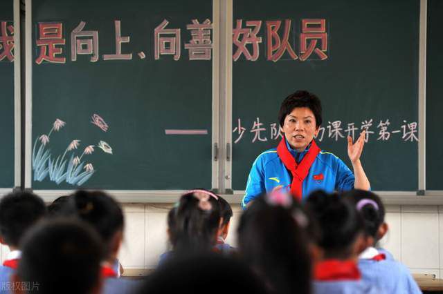 转会专家迪马济奥透露，米兰希望说服吉拉西同意在明年1月加盟，而中卫引援目标则有朗格莱和维克托-尼尔森。